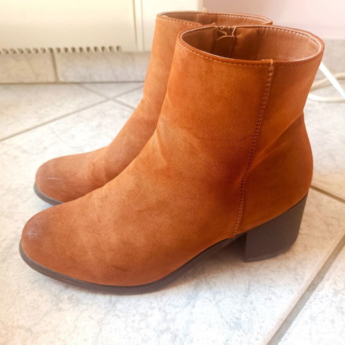 Jenny Fairy brown suede ankle boots with low heel