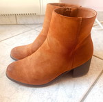 Jenny Fairy brown suede ankle boots with low heel