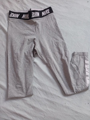 Nike leggings like new, light gray, size medium