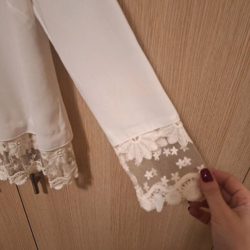 Dahlia white blouse with lace detail like new