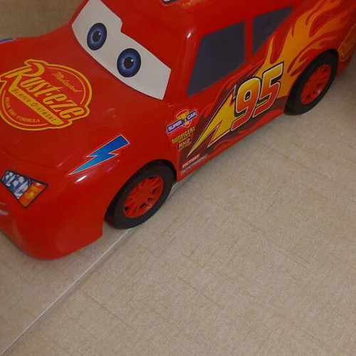 McQueen car large size like new