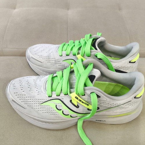 Saucony Ride 16 athletic shoes like new, size 42.5, gray