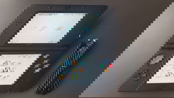 New Nintendo 3DS Black + USB φορτιστης