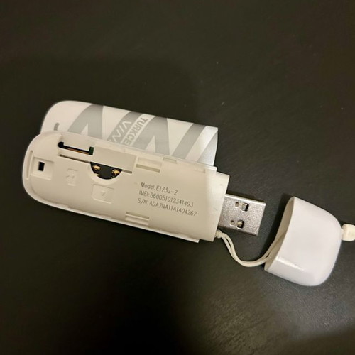Huawei E173u-2 3G USB Dongles used, set of 2, white and black