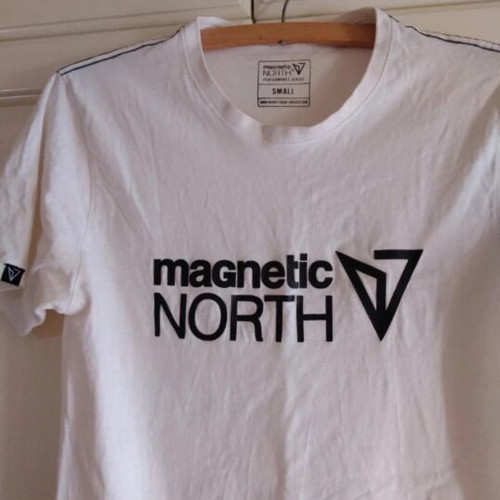 Magnetic North men's white t-shirt size S like new