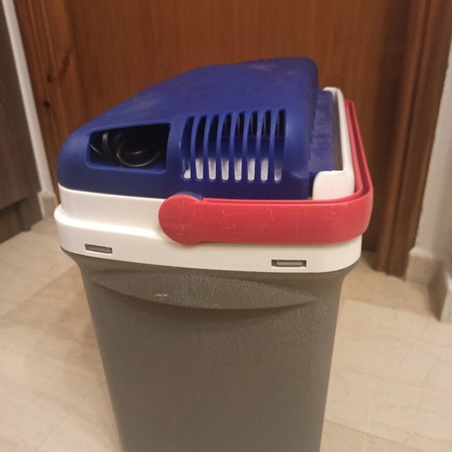 Electric Coolbox E30 electric fridge like new