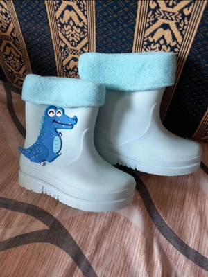 Unisex boots like new, size about 27, blue