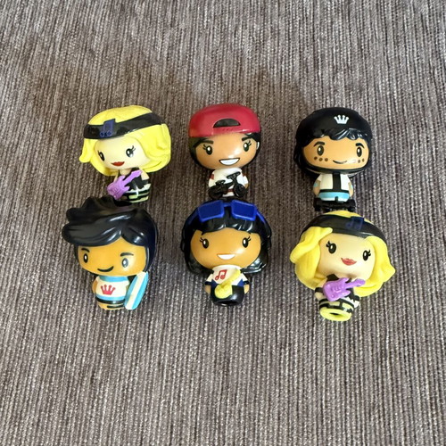 Kinder Funko Street Style 6 Figures new