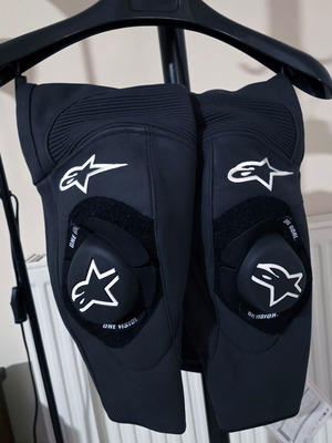 Παντελόνι μοτοσικλέτας AlpineStars Missile Black δερμάτινο καινούργιο, νούμερο 48