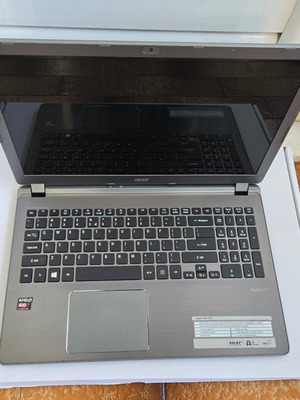 Acer Aspire V5 552 laptop σαν καινούργιο με Windows 10 και 4 ηχεία Dolby