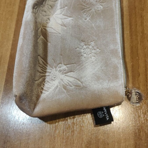 Nesseser Apivita unused beige