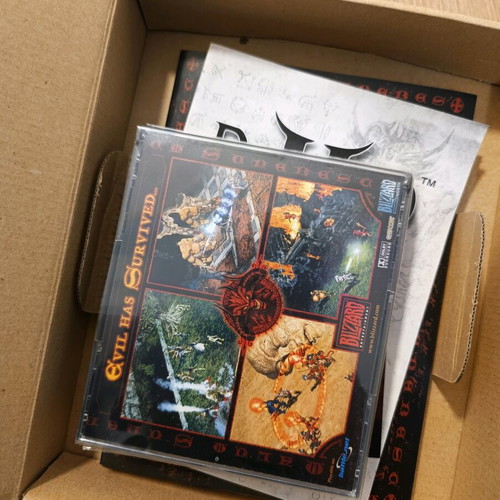Diablo 2 and Expansion Set Lord of Destruction for PC like new, Japanese editions