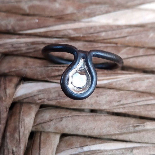 Silver ring oxidized with diamond peel paste size 54 like new