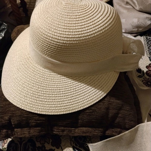 Set of 2 Stamion women's summer hats used