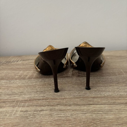 Dolce & Gabbana leather flat sandals like new, gold, size 36