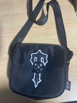 Trapstar black bag like new