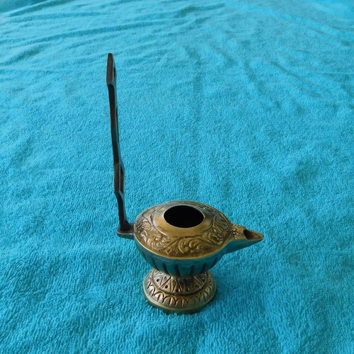Wall lantern made of solid bronze, traditional style