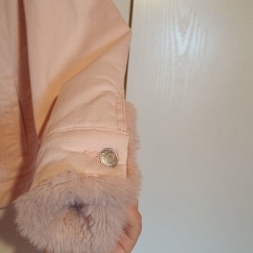 Denim jacket with fur pink, like new, size 40