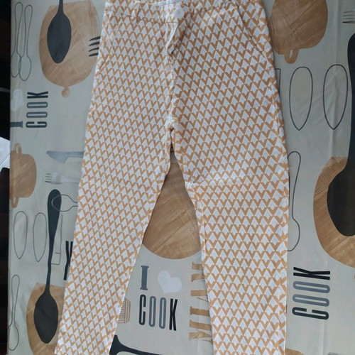 Women's spring pants used with modern designs