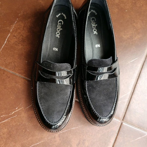 Gabor loafers size 40 black patent leather like new