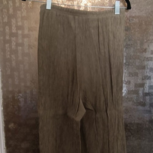 Bershka women's green airy set shirt and pants like new