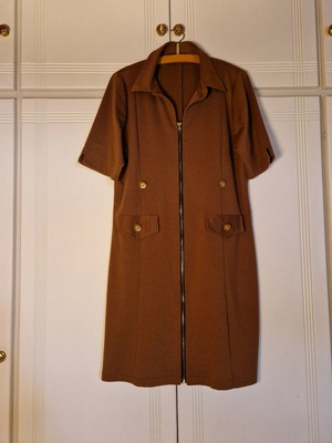 Brown Taupe Dress like new, size L-XXL, vintage buttons