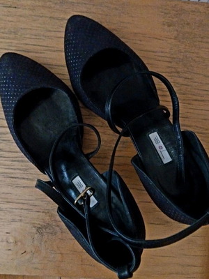 To Be shoes leather pumps like new, black, size 38