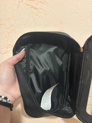 Black toiletry bag, suitable for brush storage