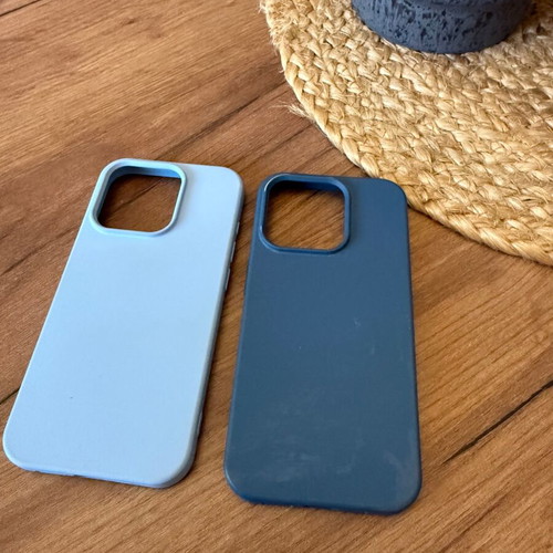 iPhone 15 Pro cases used, pack of 2