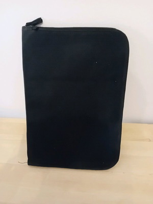 Fabric folder with zipper like new, black