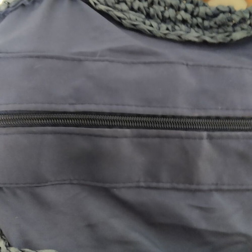 Straw Shoulder Bag like new, spacious with zipper and inner pocket