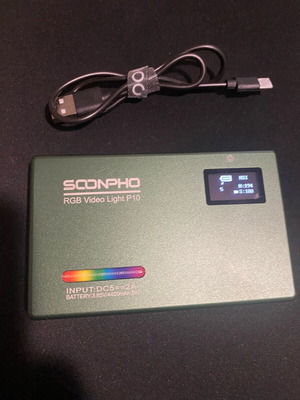 Портативна RGB видео светлина като нова