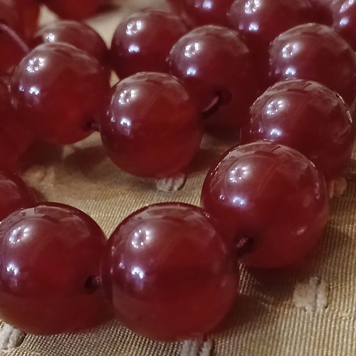 Worry beads used, cherry bakelite mastic 1960, 25 beads