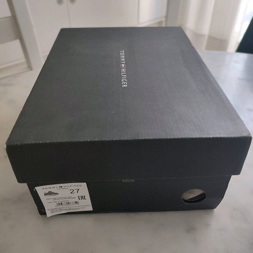 Tommy Hilfiger kids shoes size 27 like new