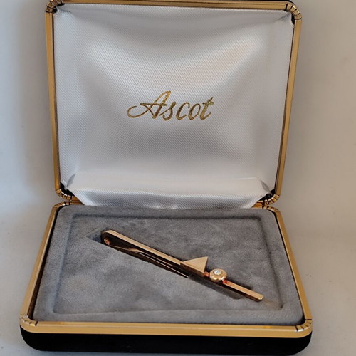 Ascot Vintage Gold Tie Clip with Authentic Case, like new