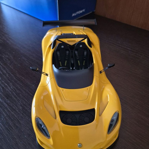 Lotus 3 Eleven Autoart model 1/18 new, yellow metallic