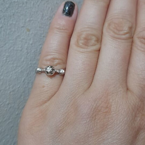 Ring 18K white gold with small white diamond, like new
