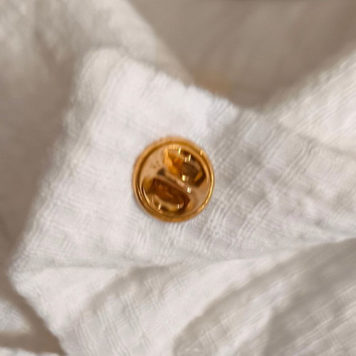 Laura Biagiotti Roma Vintage Gold Metal Lapel Pin