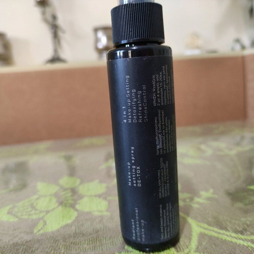Radiant Make-Up Setting Spray De-Tox used