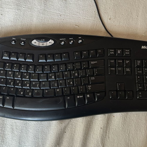 Microsoft Comfort Curve Keyboard 2000 wired