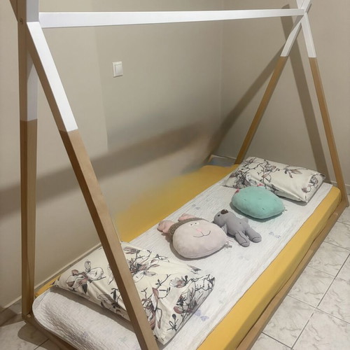 Montessori bed used, wooden frame 90x200 cm, Scandi style
