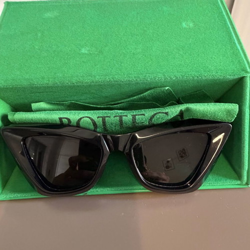 Bottega Veneta black glasses like new