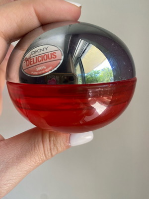 DKNY Red Delicious Eau de Parfum used 50 ml