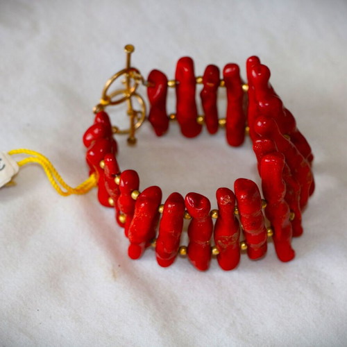 Coral bracelet new with 22K gold-plated clasp by Indico jewels