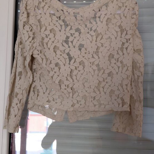 Women's beige lace bolero with 3/4 sleeves