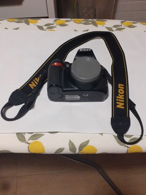 Nikon 3100 camera like new with battery, charger and memory card