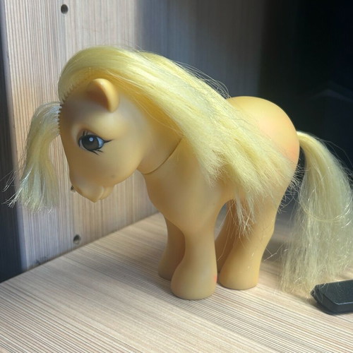 El Greco Lemonitsa Pony used, yellow toy