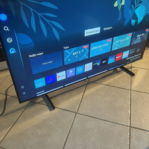 Samsung 4K TVs used, 50 and 55 inches, with remotes and bases
