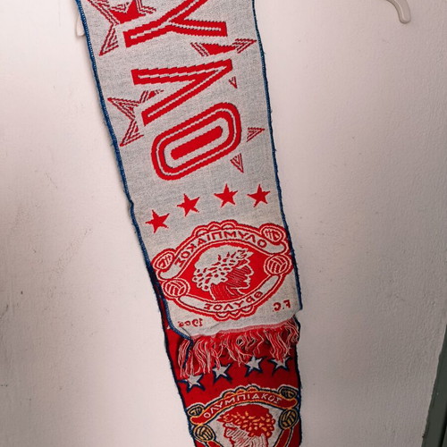 Olympiakos wool scarf like new
