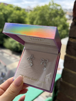 Meme London Belle Ribbon Earrings new, 18K white gold plated